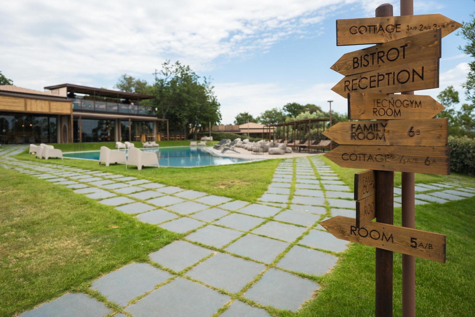 Hang Loose Cottage Hotel & Resort 4 Stelle Gizzeria Calabria Bagian luar foto